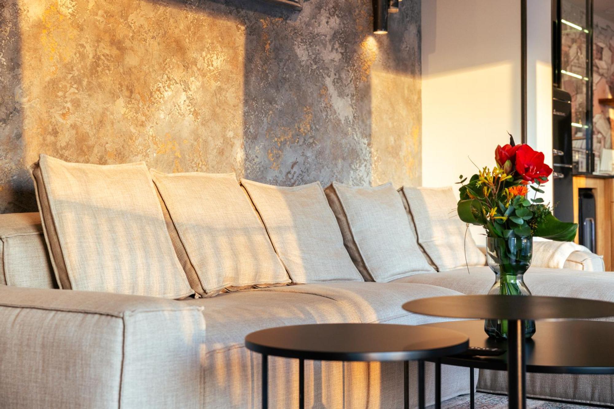 Nomadic Urban Premium Suites คราคูฟ ภายนอก รูปภาพ