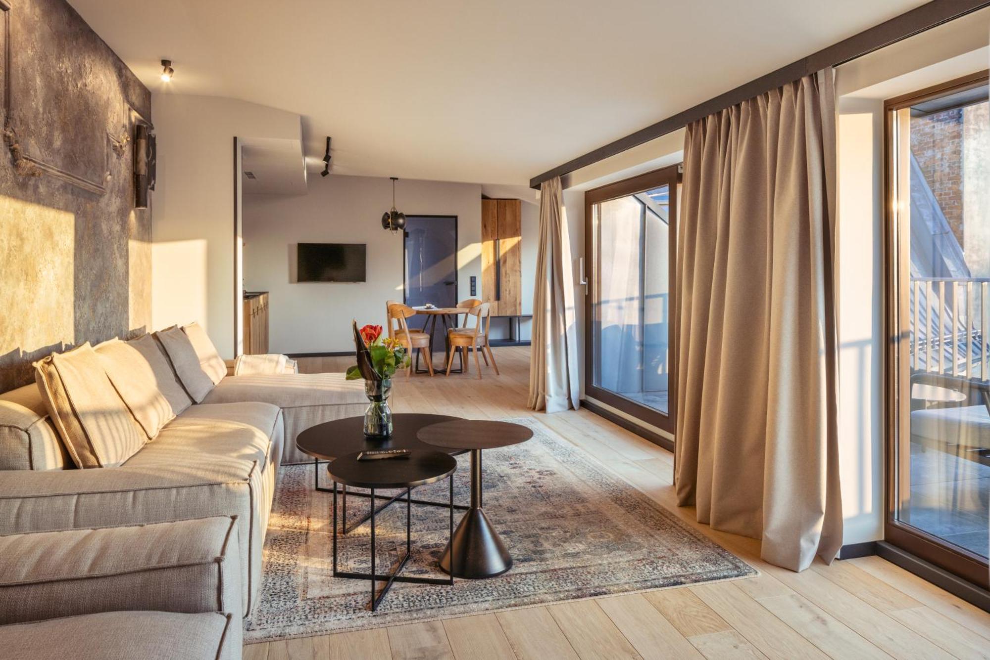 Nomadic Urban Premium Suites คราคูฟ ภายนอก รูปภาพ