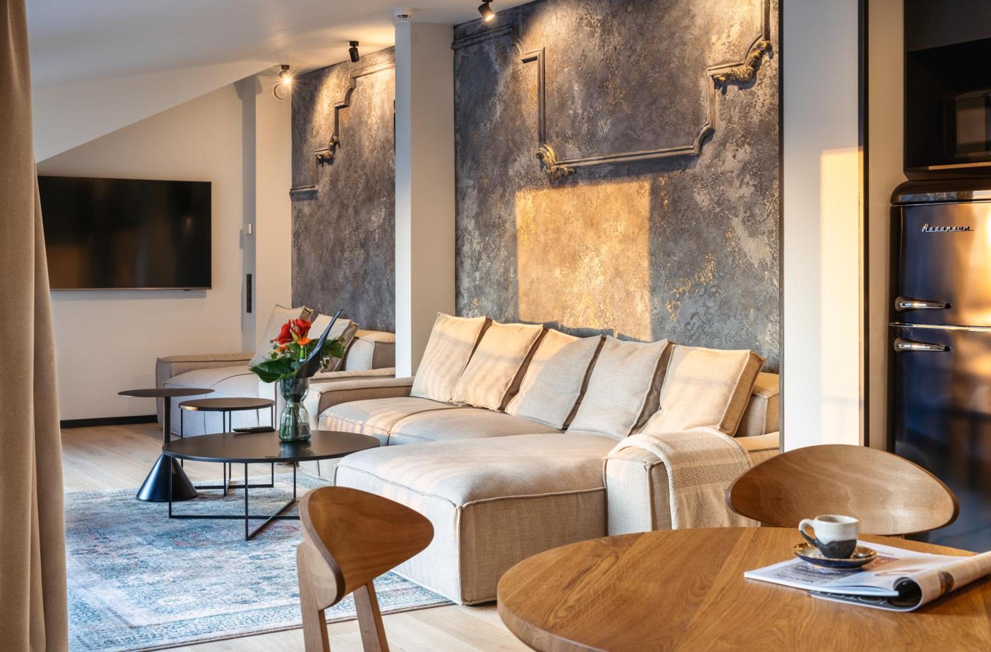 Nomadic Urban Premium Suites คราคูฟ ภายนอก รูปภาพ