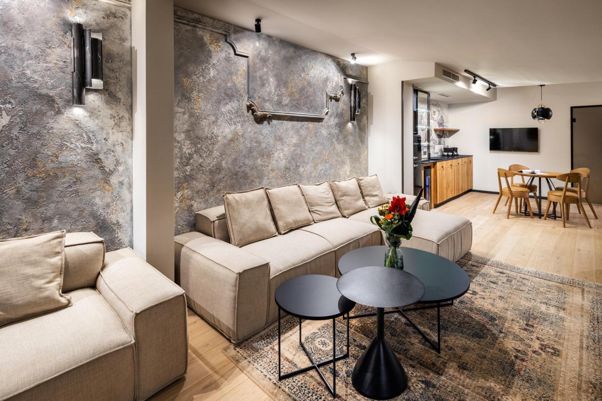 Nomadic Urban Premium Suites คราคูฟ ภายนอก รูปภาพ
