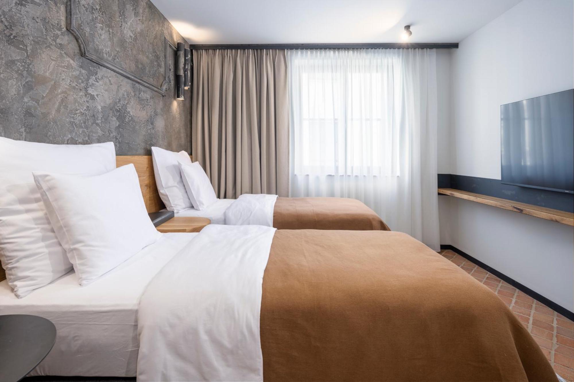 Nomadic Urban Premium Suites คราคูฟ ภายนอก รูปภาพ