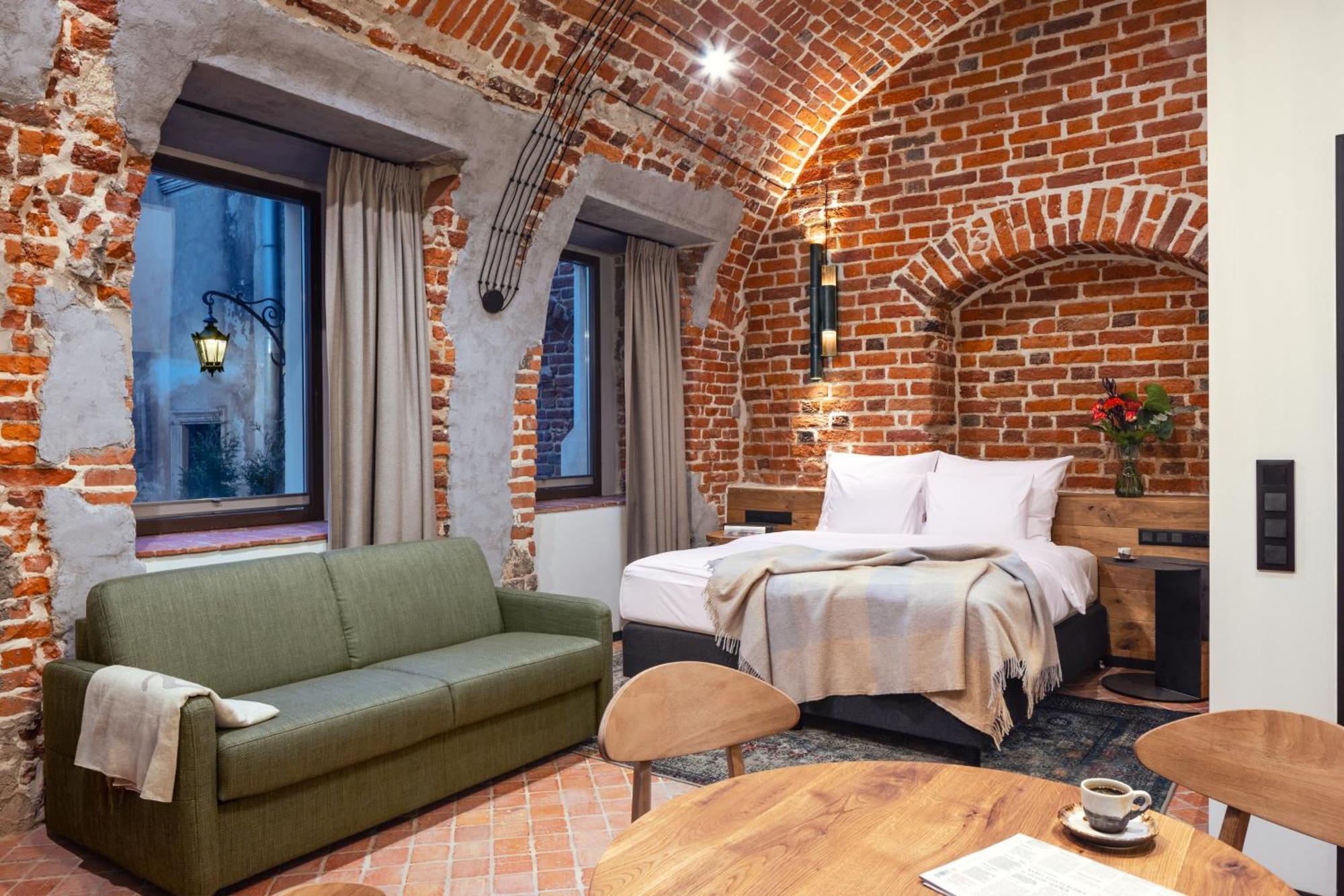 Nomadic Urban Premium Suites คราคูฟ ภายนอก รูปภาพ