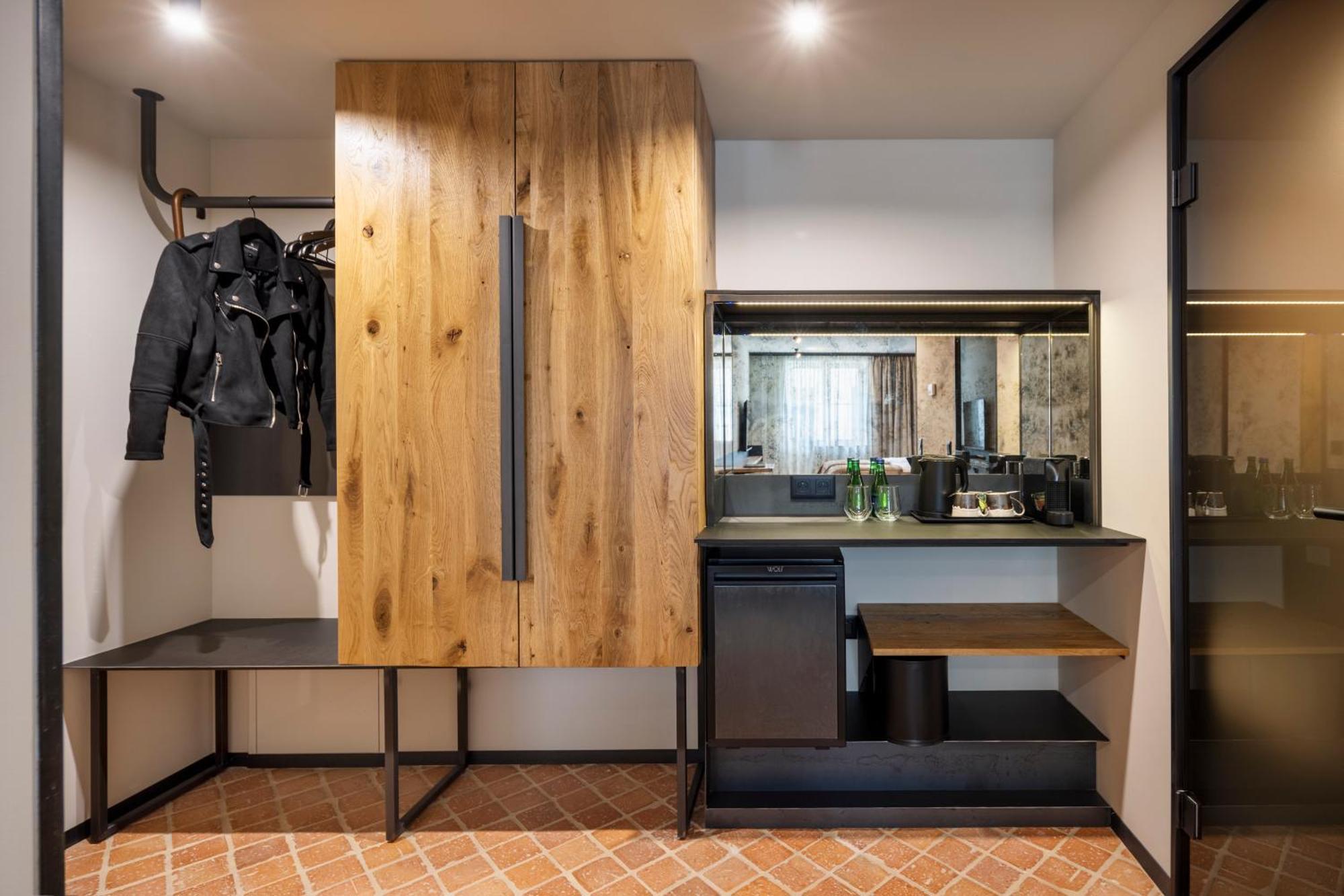 Nomadic Urban Premium Suites คราคูฟ ภายนอก รูปภาพ