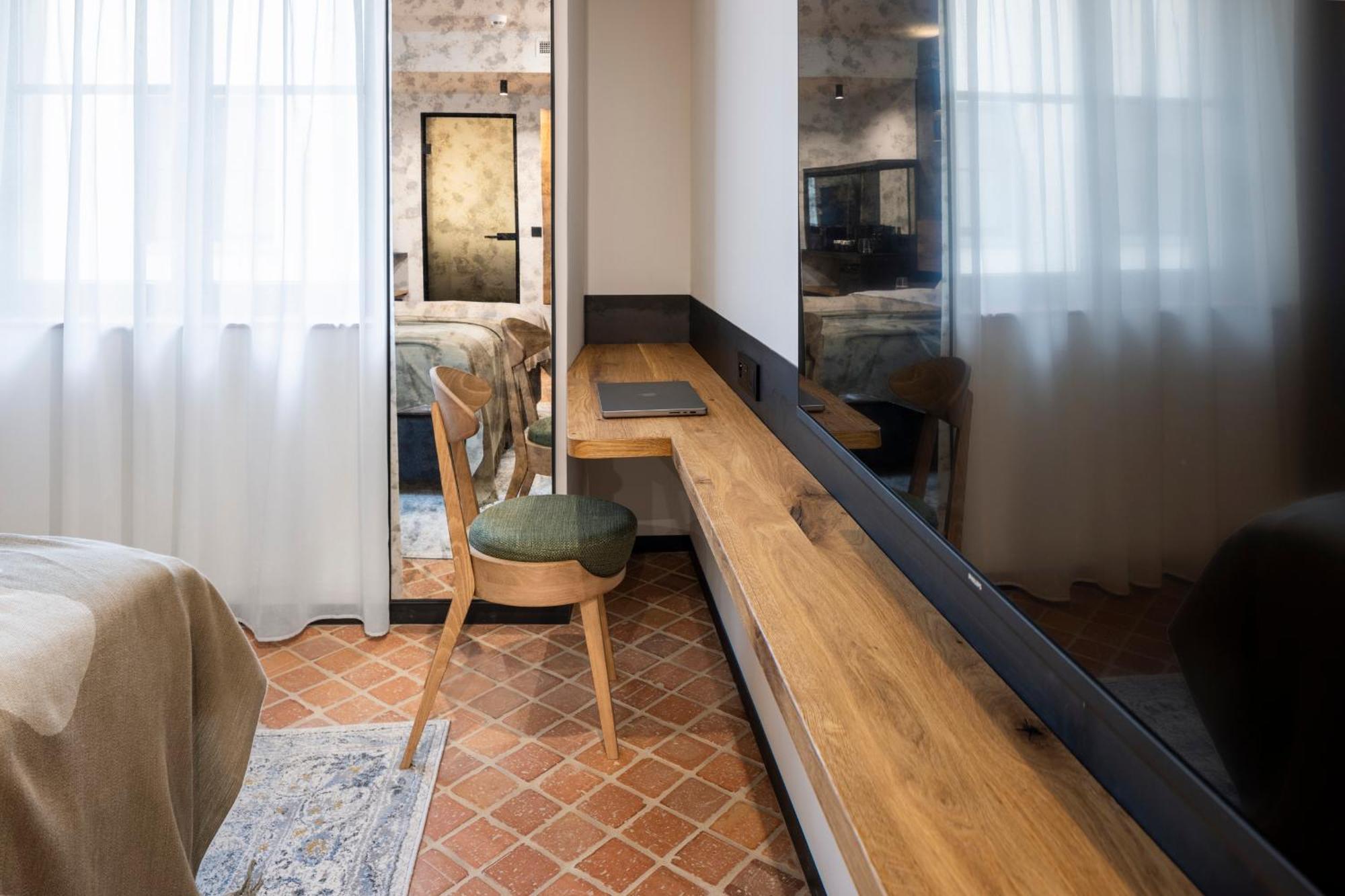 Nomadic Urban Premium Suites คราคูฟ ภายนอก รูปภาพ