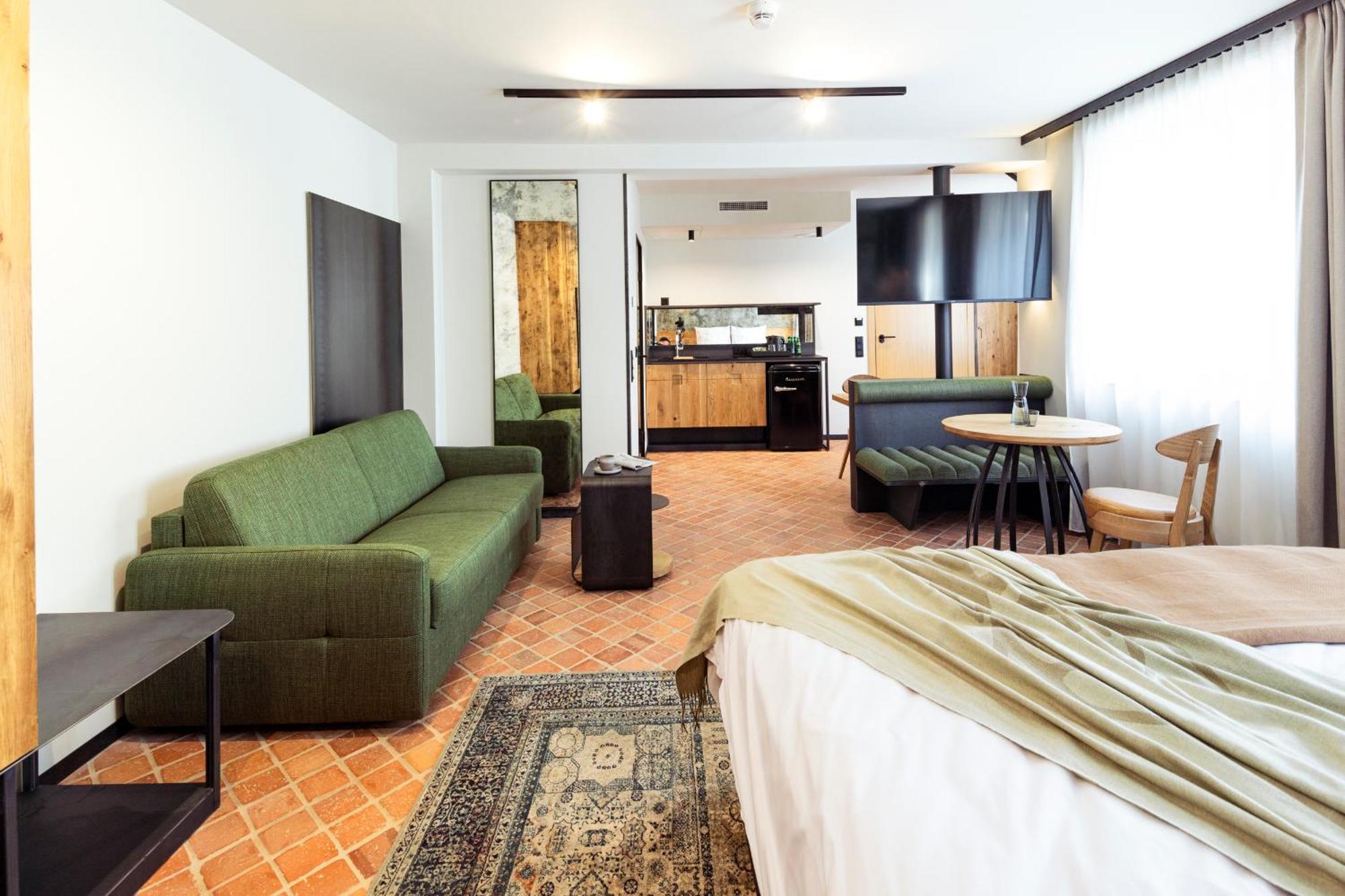 Nomadic Urban Premium Suites คราคูฟ ภายนอก รูปภาพ