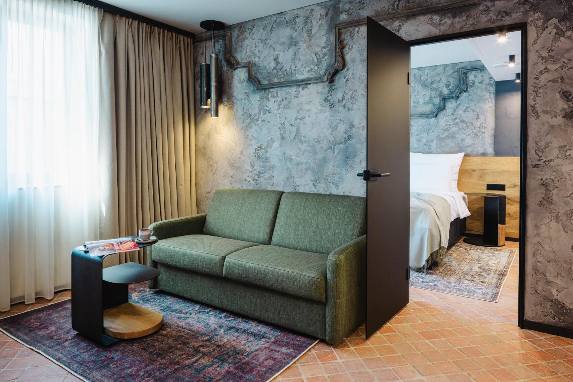 Nomadic Urban Premium Suites คราคูฟ ภายนอก รูปภาพ