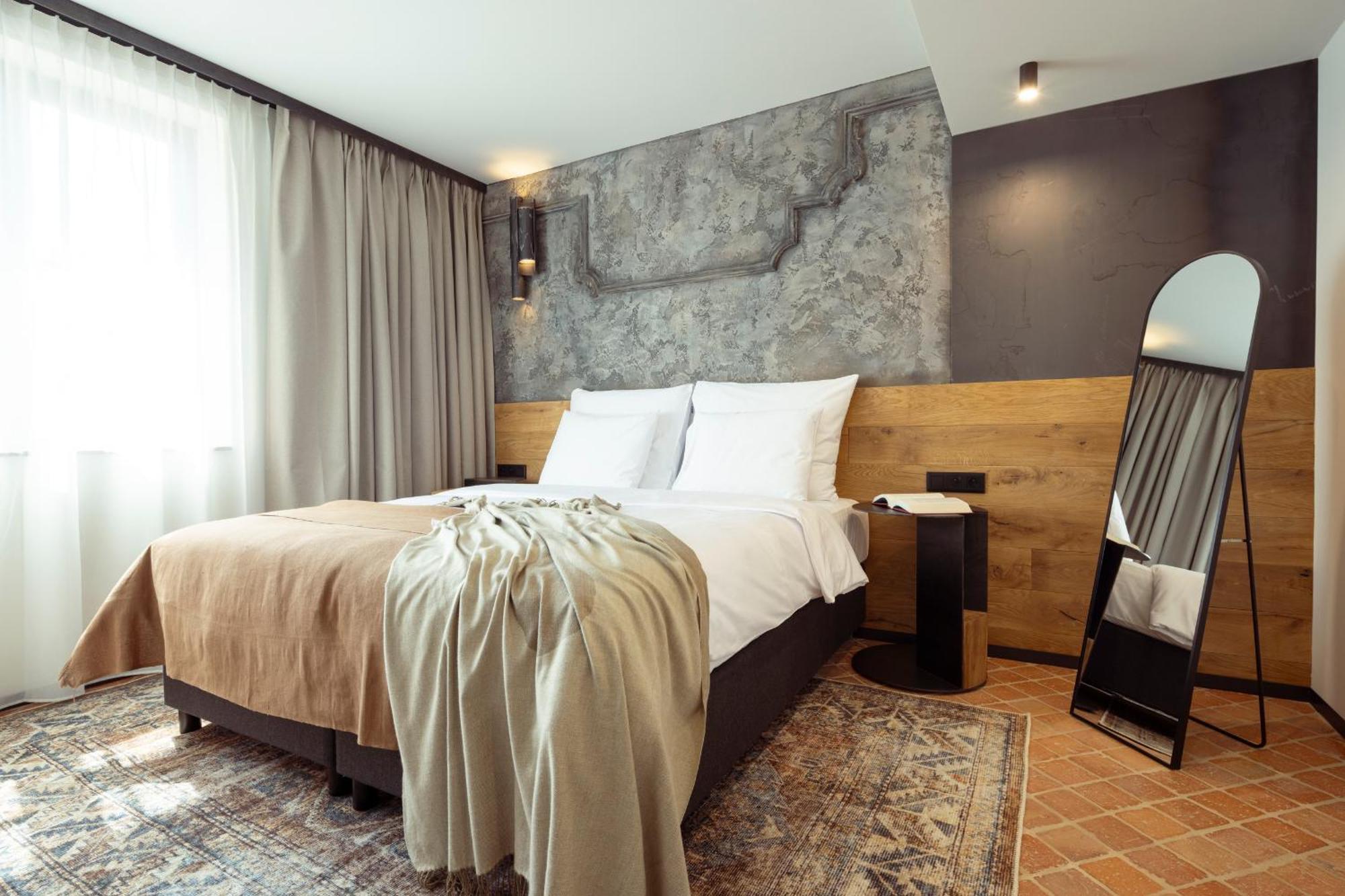 Nomadic Urban Premium Suites คราคูฟ ภายนอก รูปภาพ